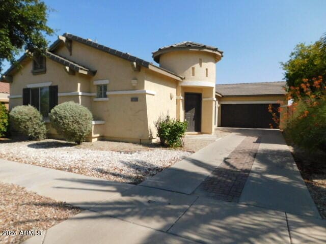 property at 885 E Cherry Hills Dr
