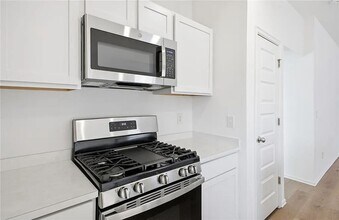 12036 SW 36th St in Mustang, OK - Building Photo - Building Photo