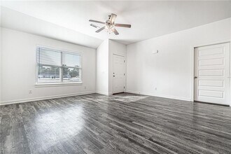 640 Hidden Springs Dr in Decatur, AR - Building Photo - Building Photo