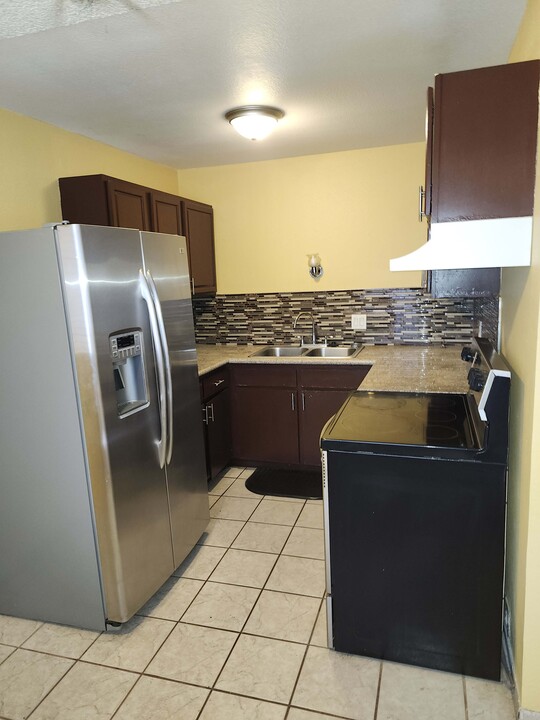 2553 Ellis St, Unit D in North Las Vegas, NV - Building Photo