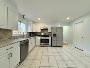 228 Jennings Rd in Fairfield, CT - Building Photo - Building Photo
