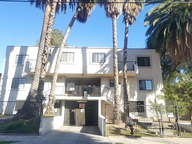 property at 736 N Garfield Ave