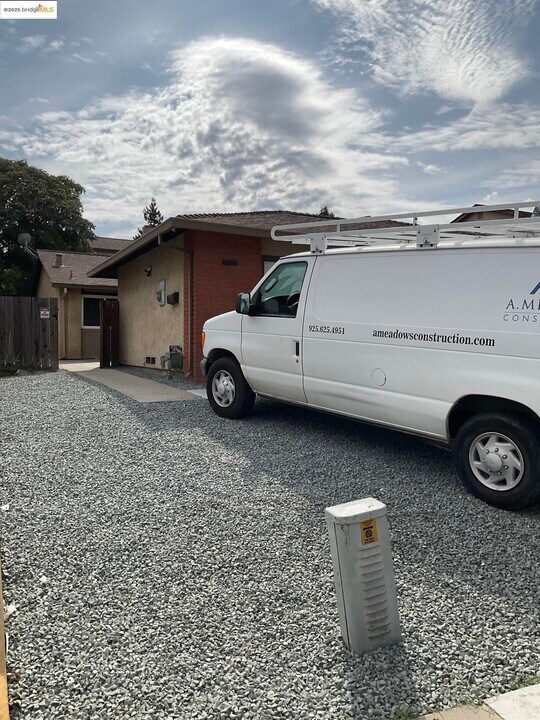 1713 Springwood Way in Antioch, CA - Building Photo