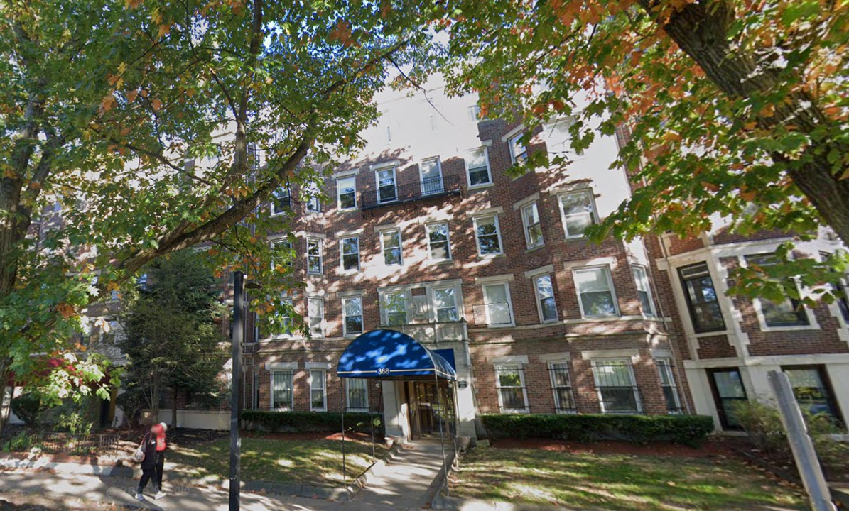 378 Riverway, Unit 23 in Boston, MA - Building Photo