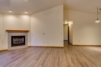 20924 57th Ave in Cadott, WI - Building Photo - Building Photo