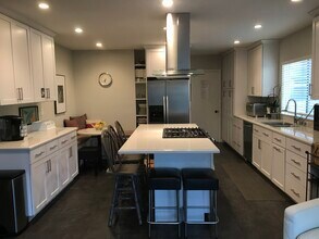 2716 El Caminito in Montrose, CA - Building Photo - Building Photo