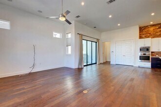 6133 Seville Dr in Austin, TX - Building Photo - Building Photo
