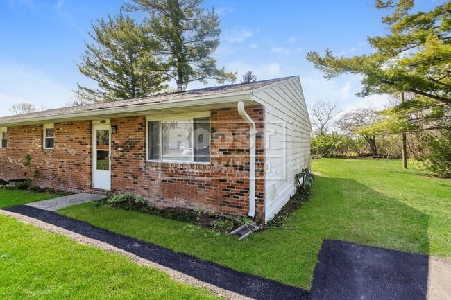 3319 Upper Valley Pike in Springfield, OH - Building Photo - Building Photo