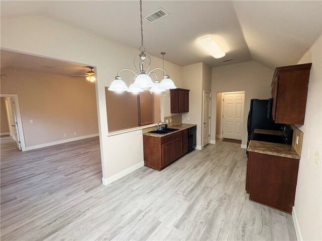 property at 1284 N Cannondale Dr