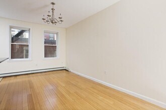 11 Bartlett Pl in Boston, MA - Building Photo - Building Photo