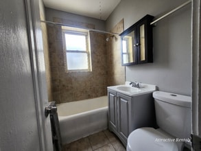 5911 W Huron St, Unit 2 in Chicago, IL - Building Photo - Building Photo