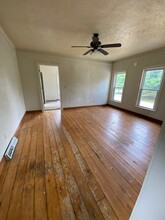 325 S Sherwood Ave, Unit #3 in Plainwell, MI - Building Photo - Building Photo