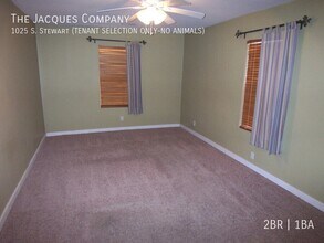 1025 S Stewart Ave in Springfield, MO - Building Photo - Building Photo