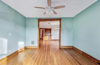 3747 N Kostner Ave, Unit 2 in Chicago, IL - Building Photo - Building Photo