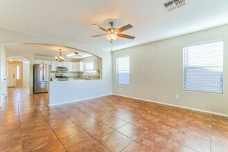 38306 N Amy Ln in San Tan Valley, AZ - Foto de edificio - Building Photo