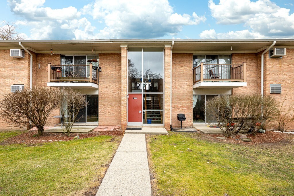 1209 Island Dr in Ann Arbor, MI - Building Photo