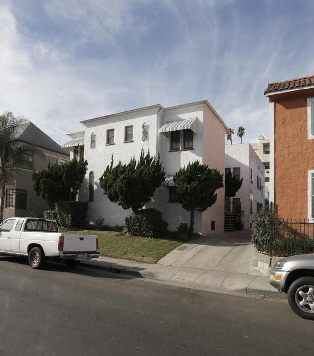 129 S Edgemont St in Los Angeles, CA - Foto de edificio