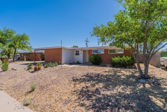 property at 3433 S Mead Ave