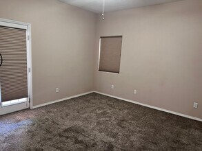 1504 Vista Monte Dr NE in Albuquerque, NM - Building Photo - Building Photo