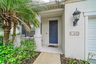 4650 Woodbrook Dr in Sarasota, FL - Building Photo - Building Photo