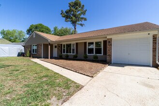 1724 Placid Ct in Virginia Beach, VA - Building Photo - Building Photo