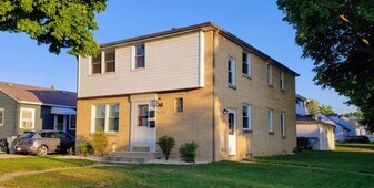 6931 W Cleveland Ave, Unit Upper in Milwaukee, WI - Building Photo