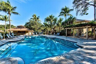 4200 Sawgrass Point Dr in Bonita Springs, FL - Building Photo