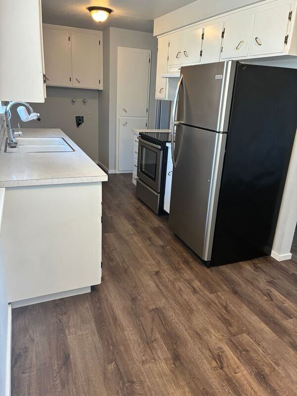 1212 13th St in Benton City, WA - Building Photo - Building Photo