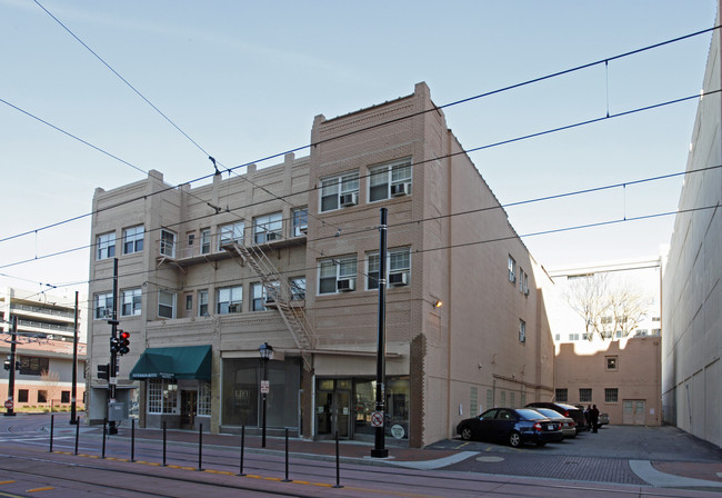 230-234 W Bute St in Norfolk, VA - Foto de edificio - Building Photo