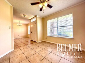 7427 St James Pl in Pensacola, FL - Building Photo - Building Photo