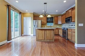 275 Autry Mill Ln in Suwanee, GA - Building Photo - Building Photo