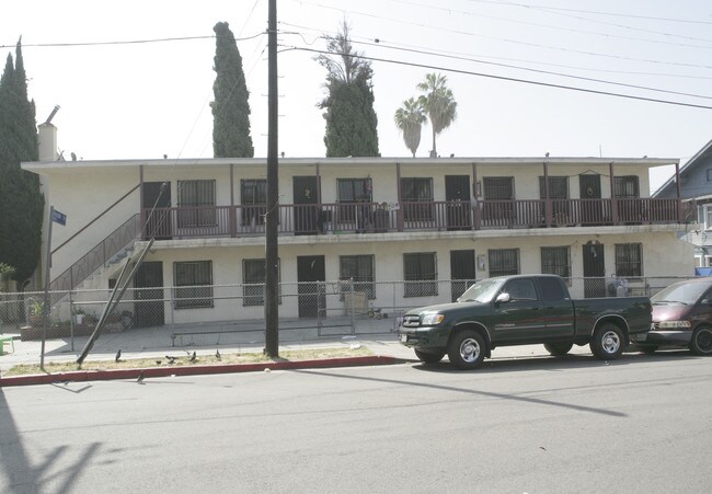 1426 Alvarado Ter in Los Angeles, CA - Foto de edificio - Building Photo