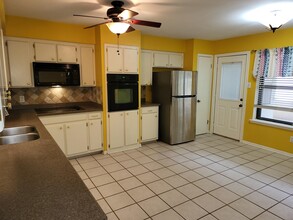 1811 Heather St in Nacogdoches, TX - Building Photo - Building Photo