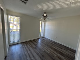 7448 Mitchell Ranch Rd in New Port Richey, FL - Building Photo