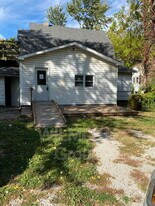 210 Whitlock Ave in Crawfordsville, IN - Building Photo