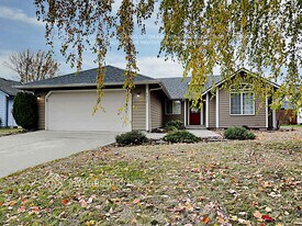 6038 60th Loop SE in Lacey, WA - Building Photo