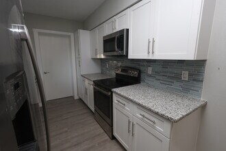 110 N Palm Ave in Palatka, FL - Building Photo - Building Photo