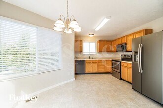 60 Charmalee Dr in Amelia, OH - Building Photo - Building Photo