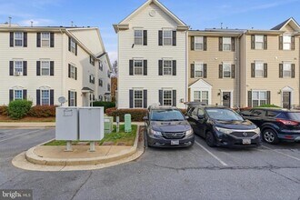 2109 Bristol Dr in Frederick, MD - Foto de edificio - Building Photo
