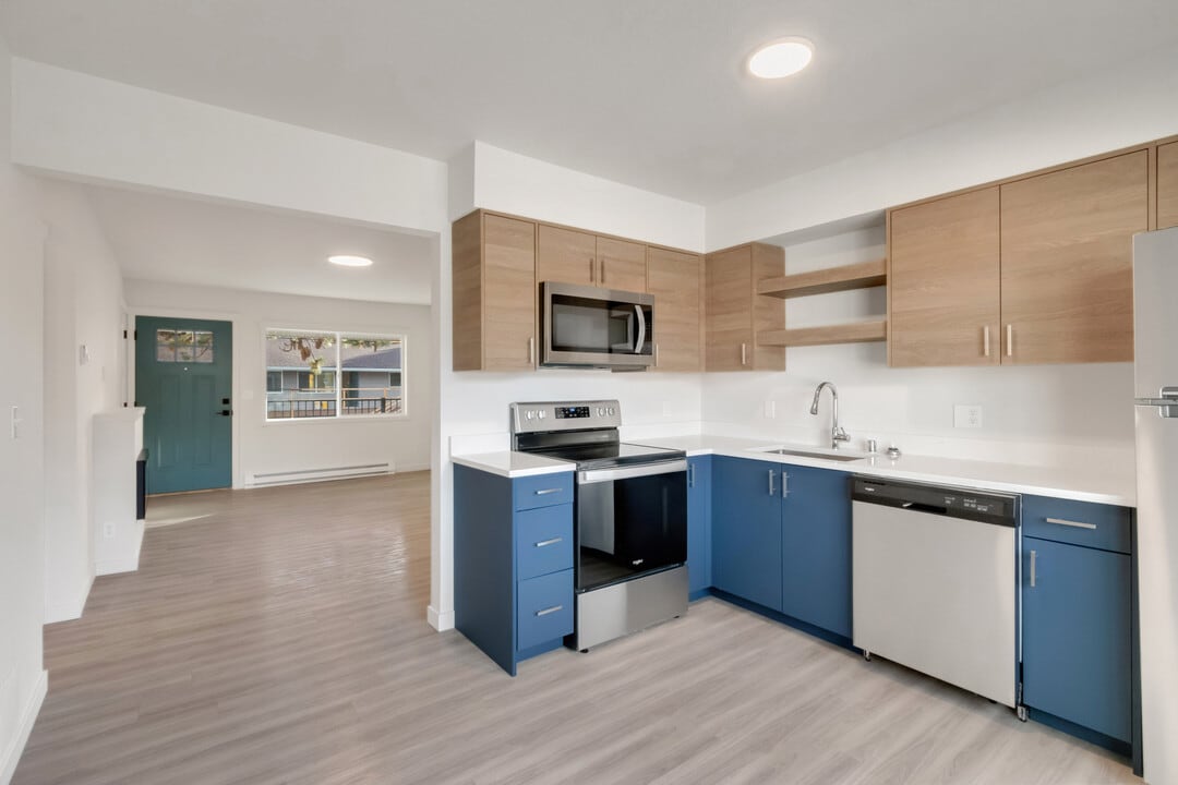 Timber Place by the Lake - Fully Renovated in Coeur d'Alene, ID - Foto de edificio