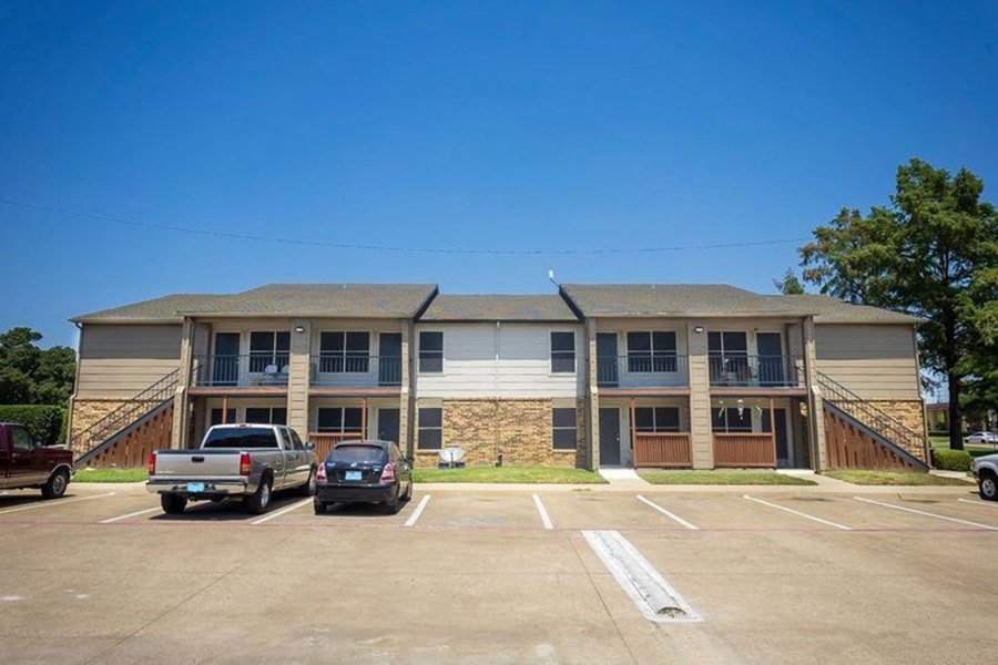 Twenty Oaks Apartments in Arlington, TX - Foto de edificio