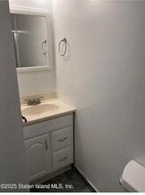 384 Purdy Ave in Staten Island, NY - Building Photo - Building Photo