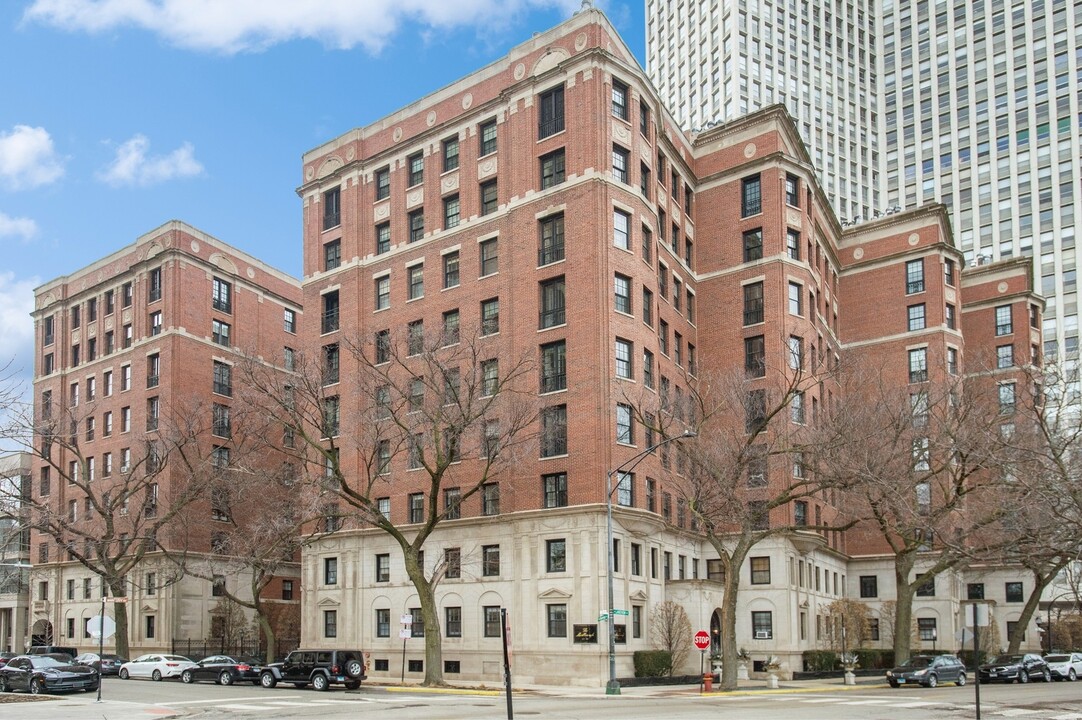 400 W Deming Pl in Chicago, IL - Building Photo