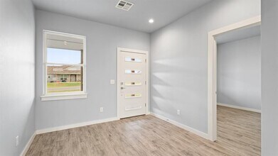 217 Olde Ml Ct in Jones, OK - Building Photo - Building Photo