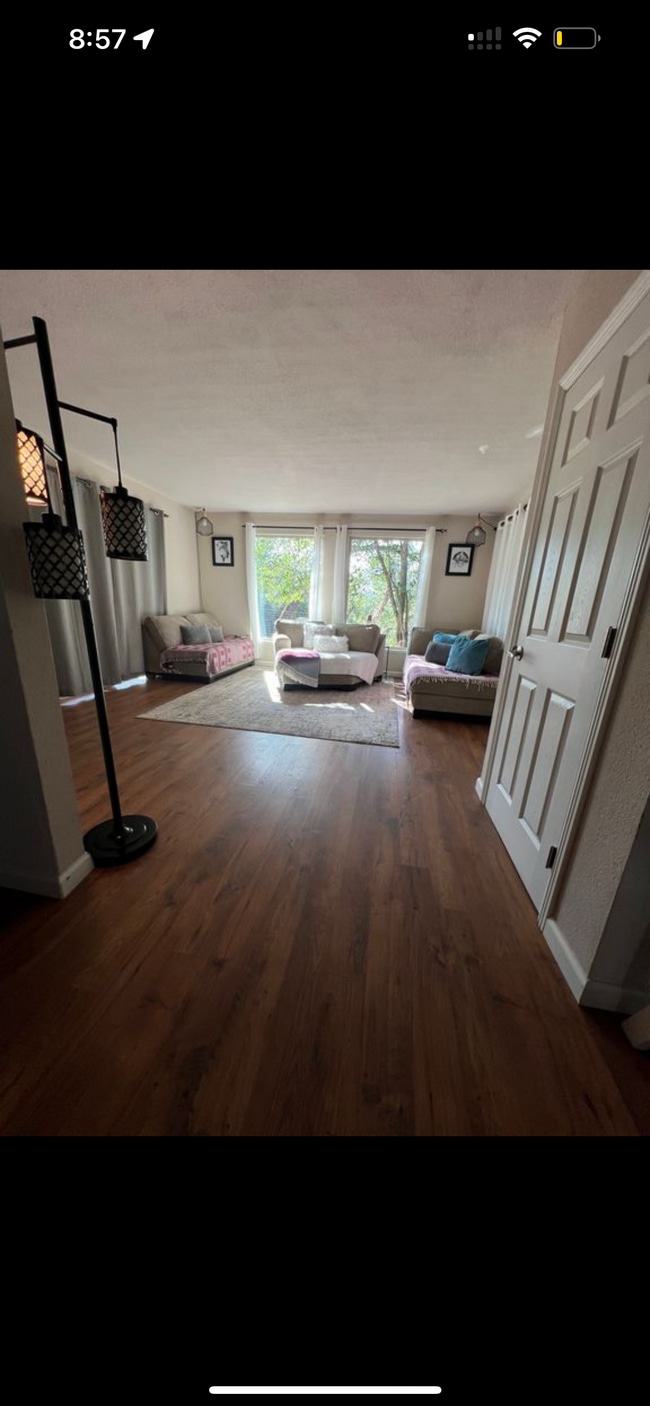 4063 Uniontown Rd in Lotus, CA - Building Photo - Building Photo