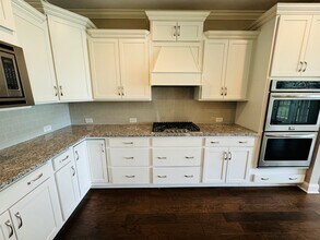 1015 Callaway Dr in Lebanon, TN - Foto de edificio - Building Photo