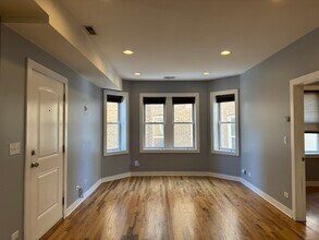 1430 N Maplewood Ave in Chicago, IL - Building Photo - Building Photo