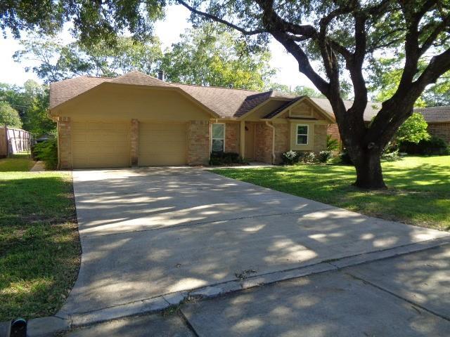 103 Brigadoon Ln in Friendswood, TX - Building Photo - Building Photo