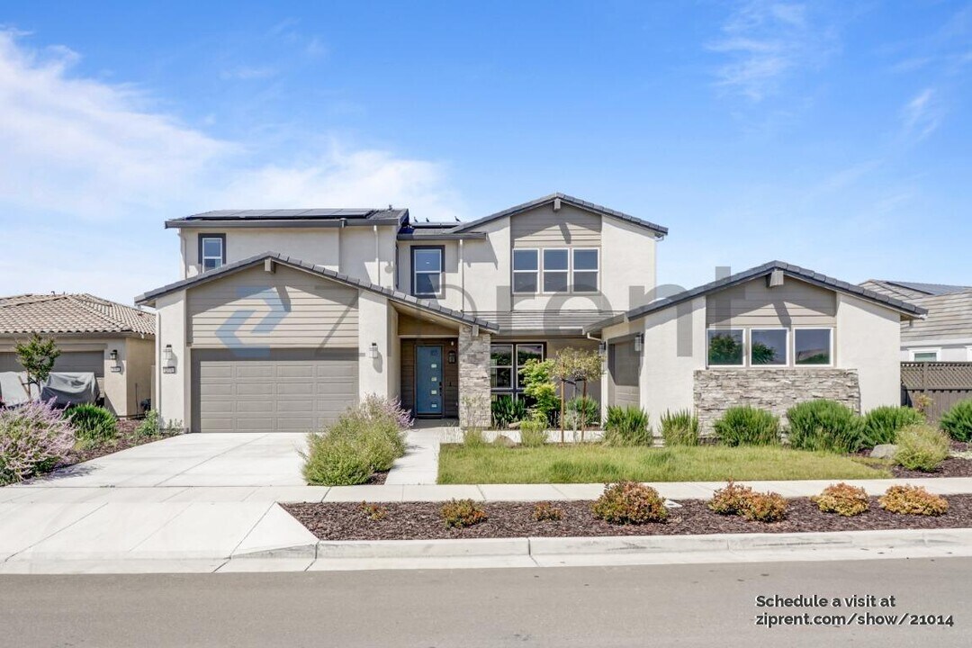 2771 Rio Grande Dr in Tracy, CA - Building Photo