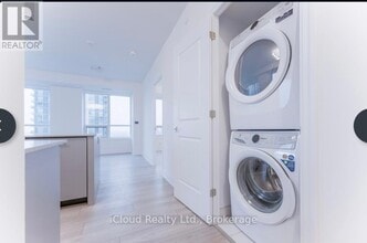 36 Elm Dr W in Mississauga, ON - Building Photo - Building Photo